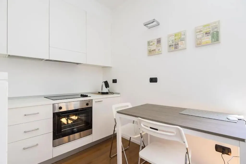We Home - Lomazzo Lodge Milan Apartment