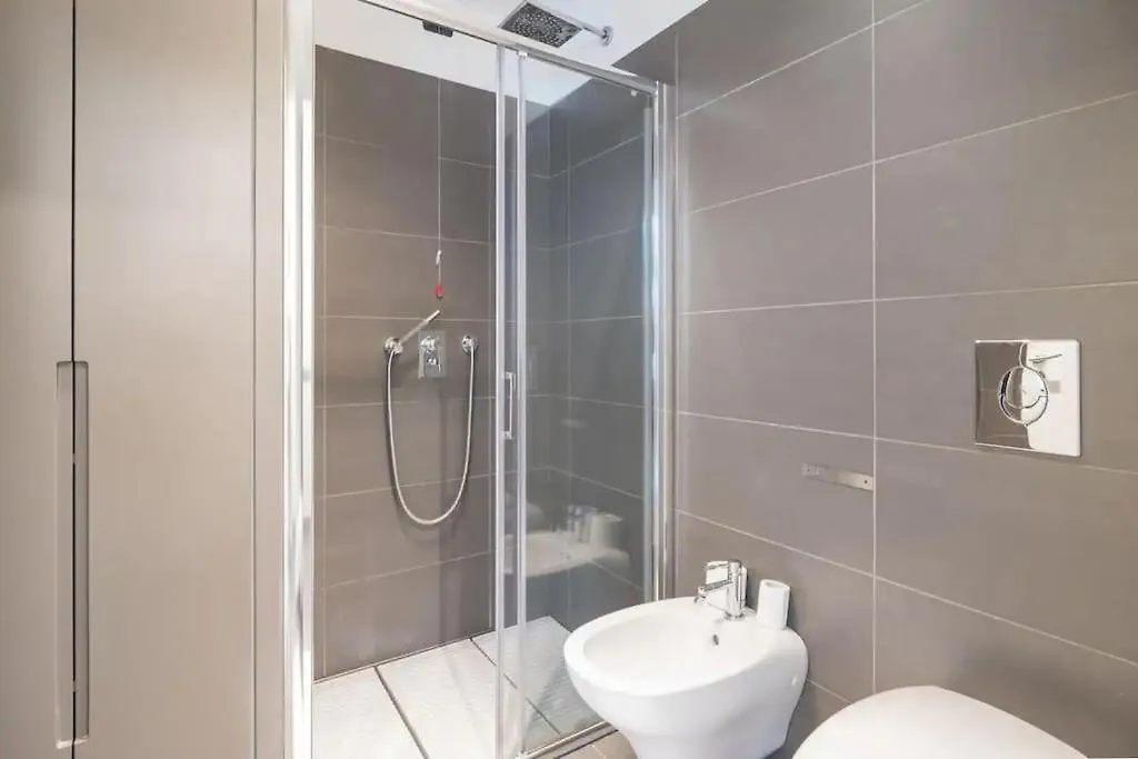 We Home - Lomazzo Lodge Milan Apartment