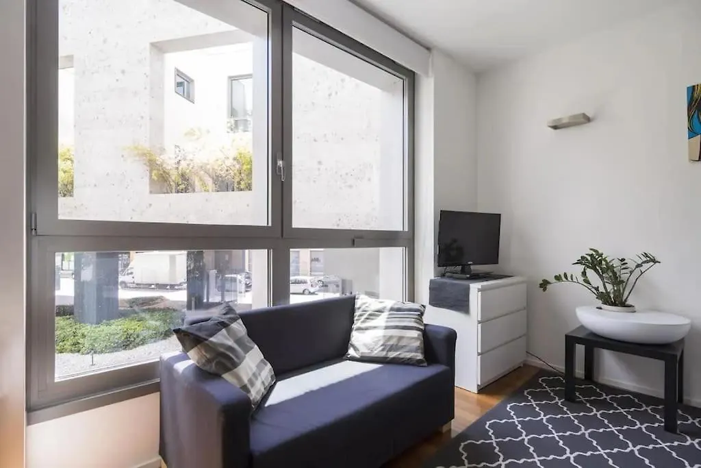 Apartment We Home - Lomazzo Lodge Milan Italy